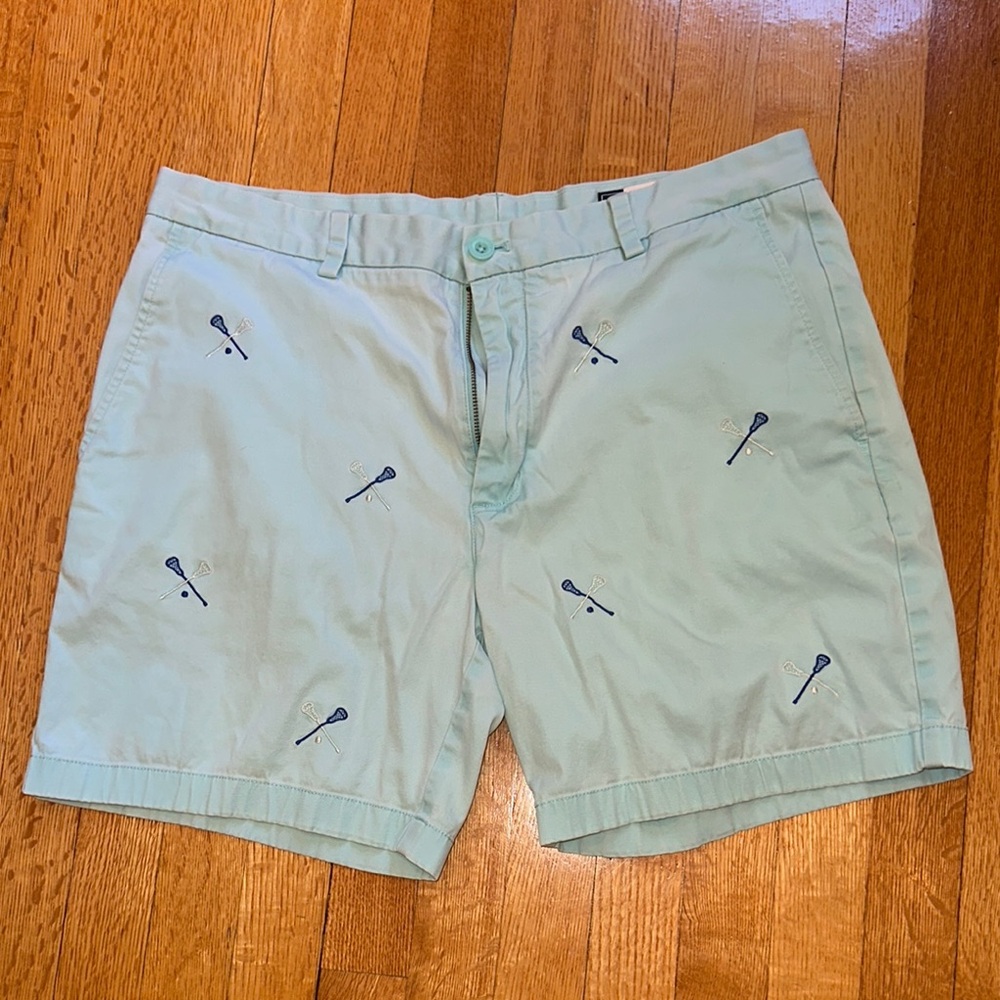 Vineyard Vines Emroderied Lacrosse Shorts Light Blue size 36